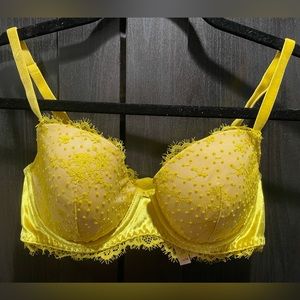 Victoria’s Secret’s beautiful Bra
